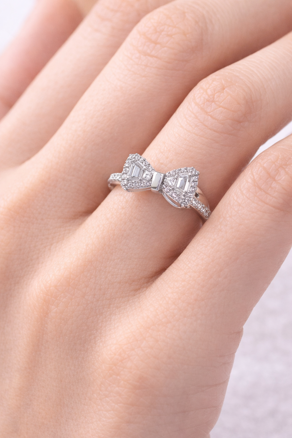 Anel Laço Pavê em Prata